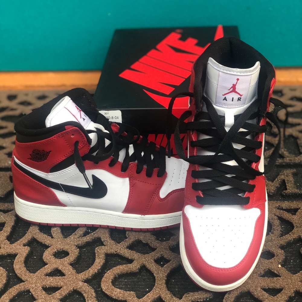 Air Jordan 1 Retro OG “Chicago”